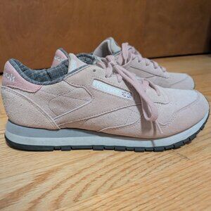 Retro Suede Reebok Sneakers sz 38.5